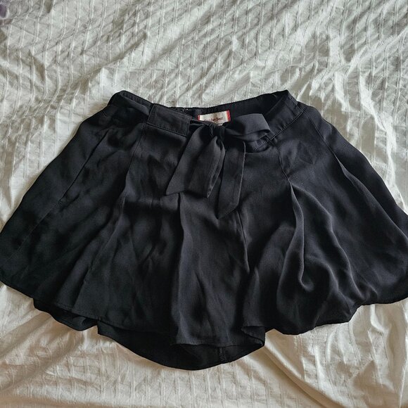 Aritzia Sunday Best Westley Short - 2018 - Black - Sz 6 - Picture 2 of 11